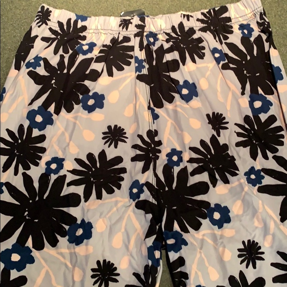 🔥NEW🔥 Agnes and Dora leggings XL